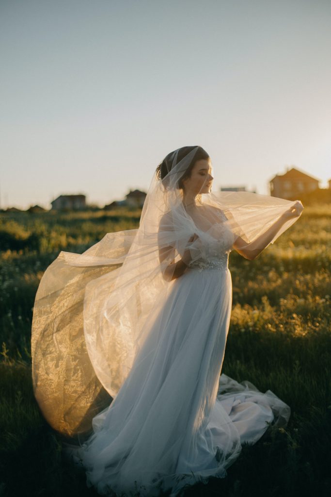 tejidos ecologicos para un vestido de novia de la wedding planner de sevilla flory ferreras